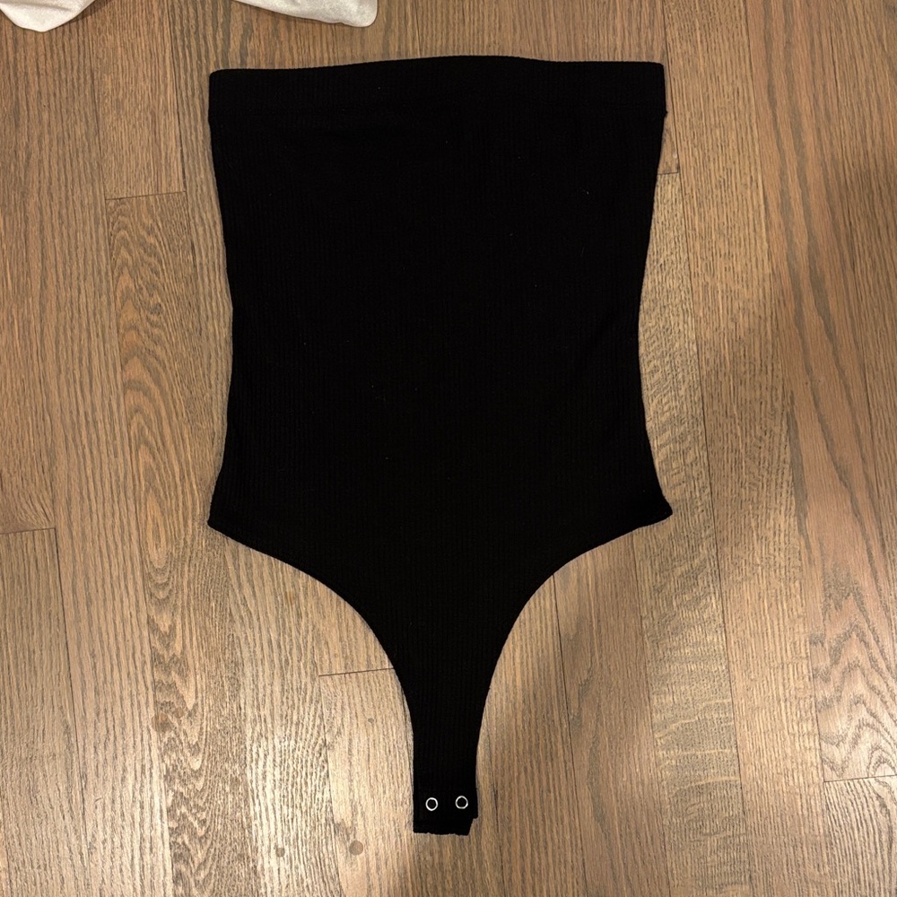 Double Zero Black Ribbed Top